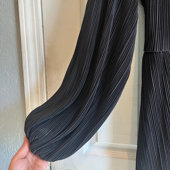 Black Midid Longsleeve dress - Picture 4 of 4